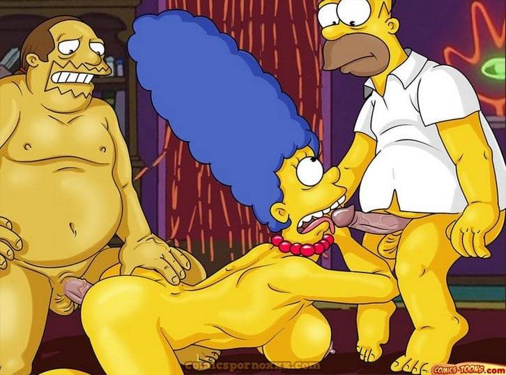 Homero y Marge Simpson Trio Porno con el Nerd de las Historietas 3