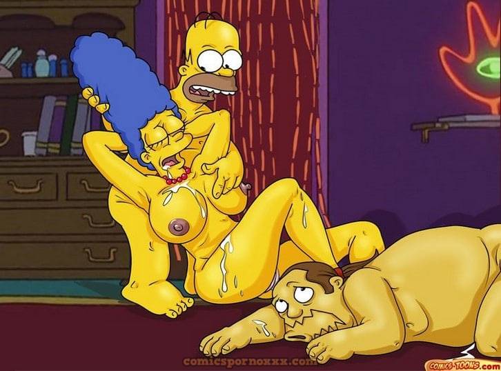 Homero y Marge Simpson Trio Porno con el Nerd de las Historietas 9