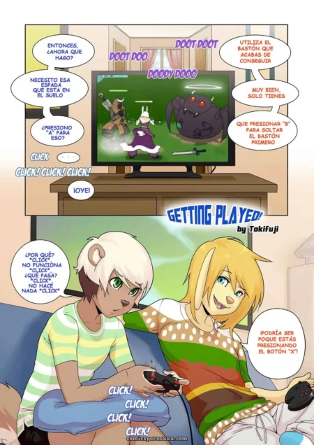 Dos personajes femeninos juegan videojuegos, uno con una camiseta verde y rayas, la otra con una camiseta verde con lunares. El televisor muestra un juego de acción con un personaje en una espada y un monstruo en el suelo. +18 nsfw