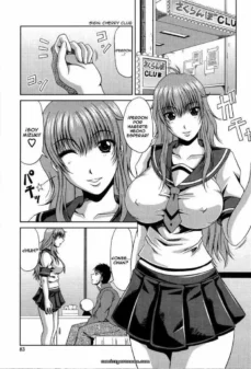 Mujer con uniforme escolar ajustado y pechos grandes en club nocturno, chupando pene en panel de manga.