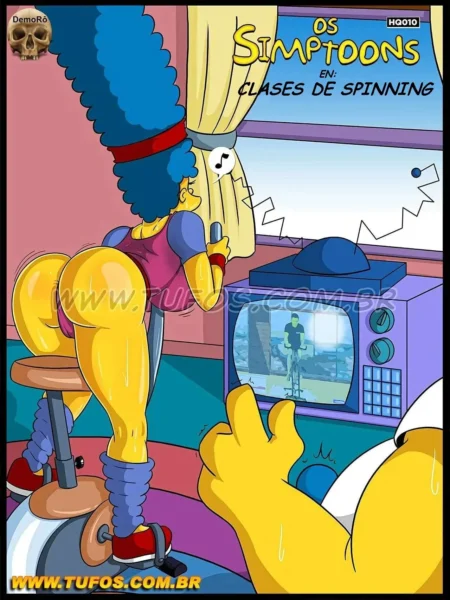 Mujer rubia con leggings ajustados y trasero prominente hace spinning frente a un televisor mientras un hombre la observa.
