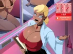 Rubia voluptuosa con bata blanca, pechos enormes y minifalda negra posando frente a espejos con mujeres semi-desnudas.