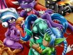 Personajes antropomórficos de Skylanders en poses eróticas con pechos expuestos y dos chicas besándose apasionadamente.