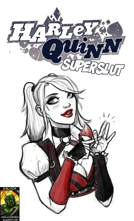 Harley Quinn Superslut con collar, guantes y escote pronunciado haciendo el signo de paz con mirada provocativa.