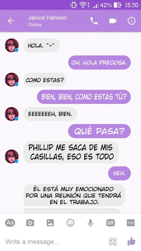 Captura de chat erótico con Janice Hanson hablando sobre Phillip en español con fondo violeta y avatares femeninos.