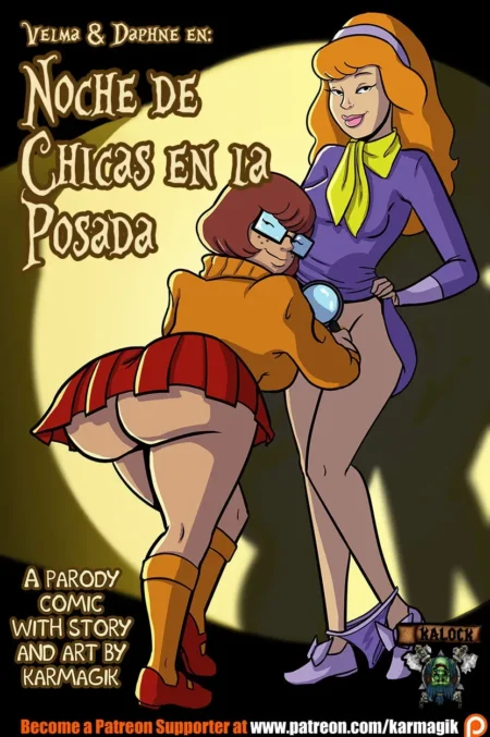 Velma examina con una lupa la entrepierna de Daphne mientras luce sus glúteos expuestos bajo una falda corta roja.