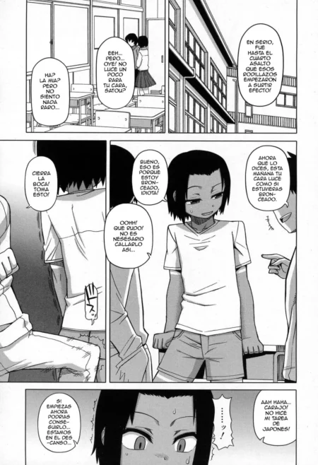 Página de manga con personajes escolares hablando en un salón de clases con diálogos en español.