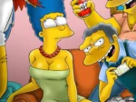 Marge Simpson con escote pronunciado sentada junto a Homer y otros hombres excitados en La Pesadilla de Homero.