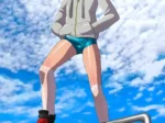 Mujer anime con sudadera blanca y bragas azules ajustadas posando sobre una barandilla bajo un cielo azul.