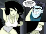 Shego en ropa interior blanca ajustada suspira mientras Draco le habla por videollamada resaltando sus grandes pechos y glúteos.