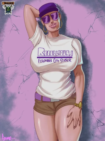 Mujer voluptuosa con camiseta blanca ajustada, shorts cortos y gorra púrpura posando con pechos y muslos prominentes.