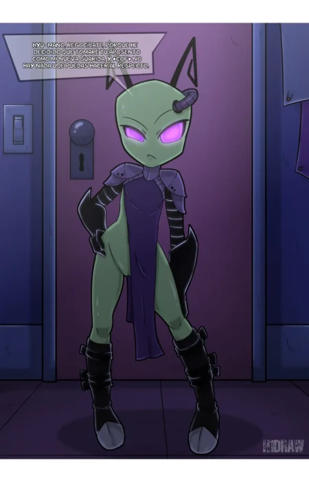 Alien verde de Invasion con vestido corto morado y armadura, posando con las piernas abiertas y el pubis expuesto.