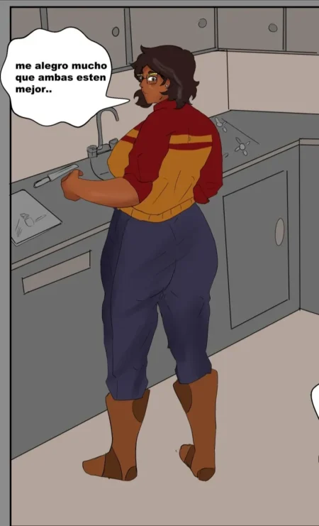 Camila de cuerpo voluptuoso y pantalones ajustados prepara comida mientras piensa en el sexo con Amity.