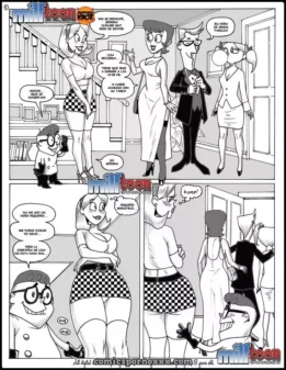 Mujer en falda cuadros y tacones inclinada mostrando culo, hombre excitado mira mientras otros hablan en casa